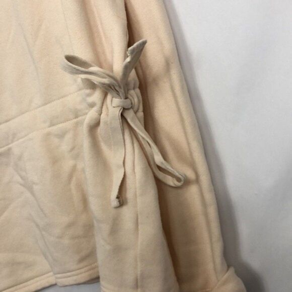 Athleta Tie Waist Cream Scoop Neck Sweatshirt Top Like New Condition Medium - Picture 2 of 5